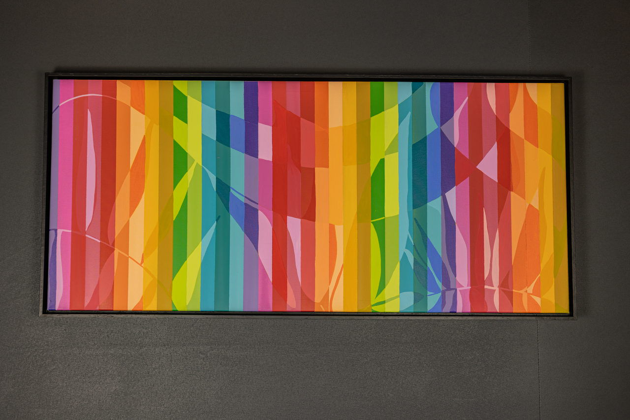 Toile panoramique avec des rayures verticales arc-en-ciel
