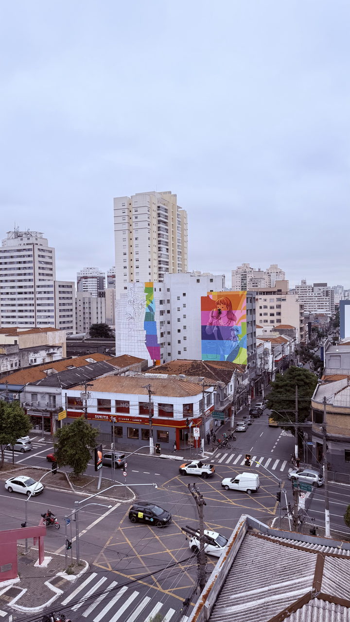 Mural da campanha na paisagem, enquadramento vertical