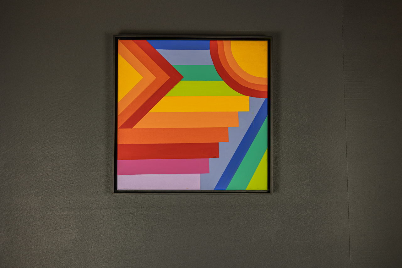 Toile carrée avec un chevron et un arc arc-en-ciel